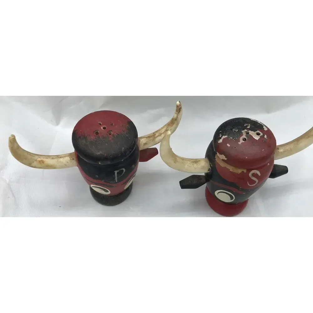 longhorn cow‎ salt /pepper shakers. 623BB
